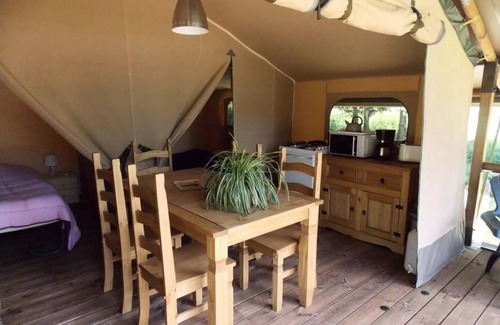 Saint-Leger-de-Fougeret House | 24 m² Mobile home ∙ 2 bedrooms ∙ 5 guests