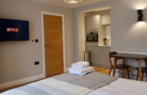 Twickenham Riverside Apartment | 24 m² Apartment ∙ 1 bedroom ∙ 2 guests