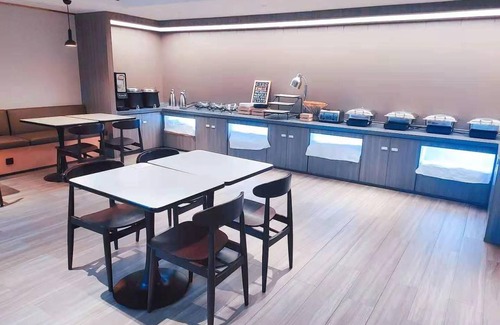 Taishan Hotel | 24 m² Hotel ∙ 2 guests
