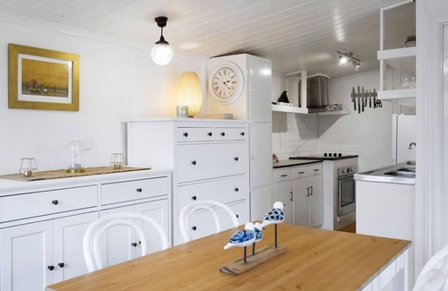 Brunswick Apartment | 24 Minnie Street, Brunswick·
