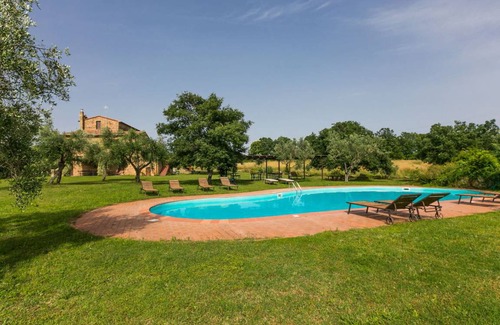 Sorano Other | 240 m² Accommodation ∙ 9 bedrooms ∙ 22 guests
