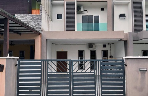 Seri Manjung House | 240 m² House ∙ 1 bedroom ∙ 4 guests