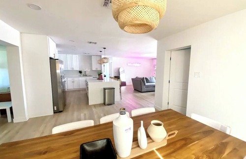 Papago Parkway House | 2400 sq ft home with pool near Old Town Scottsdale
