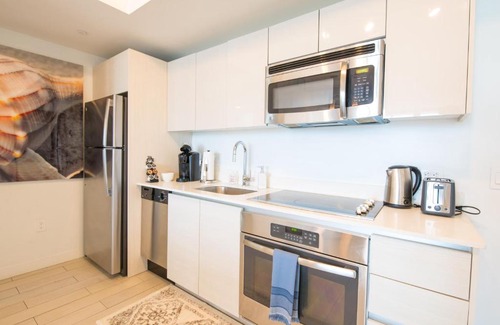Hallandale Beach House | 2409AB Stylish Breathtaking 2BR 2BTH Condo ideal for long stays by the beach