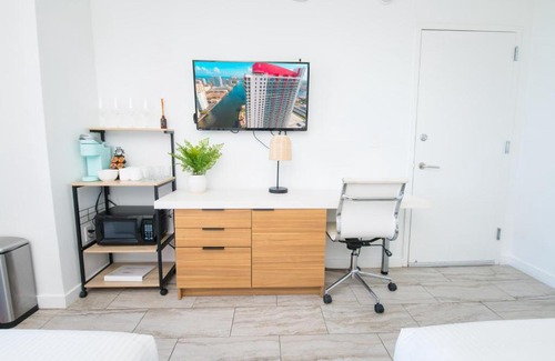 Hallandale Beach House | 2409AB Stylish Breathtaking 2BR 2BTH Condo ideal for long stays by the beach