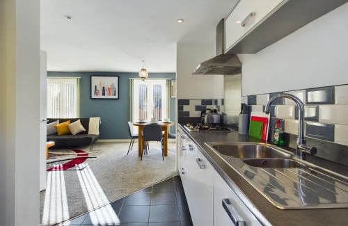 Stafford Apartment | 247 Serviced Accommodation in Stafford- 3BR Townhouse