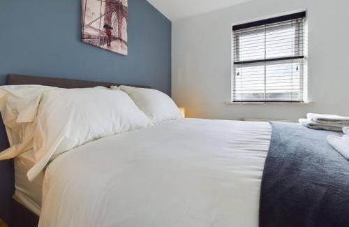 Stafford Apartment | 247 Serviced Accommodation in Stafford- 3BR Townhouse