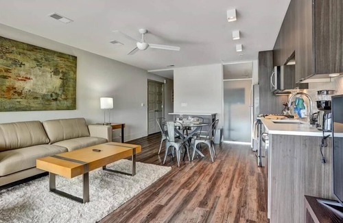 Garden Hills Apartment | 24hr Gym, Pool&Sauna | Full Kitchen w/Island | Peachtree