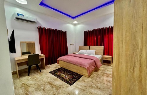Utako Apartment | 24Hrs LIGHT & AC, WIFI & KITCHEN put FURNISHED APARTMENTS on Google & TALK TO US -BQ 25K, 1BEDRM FLAT 40k, 50k, 60k, 70k PENTHOUSE 50k, 60k 2BEDRM FLATS 90k, 100k 3BEDRM FLAT 90k,150k Per nit