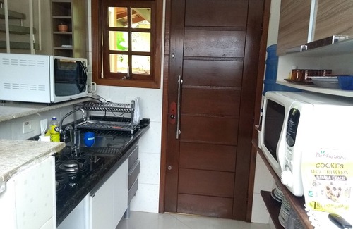 Camburi House | 24hrs security, clean, nice, airy.