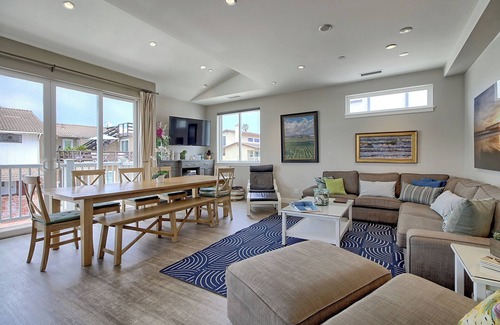 Pierpont Bay House | 25% Off Sept 18-21 Steps To Sand, Spacious & Comfy