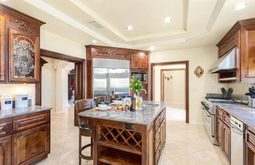 Perris House | 25% Off Sept WkDays W/Pool & Hot Tub, Great Views!