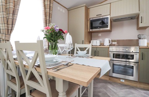 South Lakeland Leisure Village Cottage | 25 SHERWOOD, family friendly in South Lakeland Leisure Village
