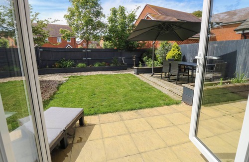 Hayling Island Cottage | 25 ST. BENEDICT ROAD, pet friendly, with a garden in Hayling Island
