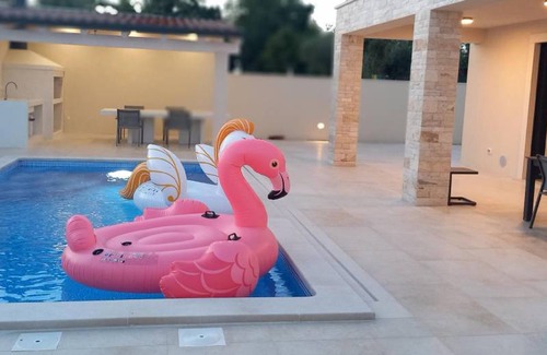 Savudrija House | 250 m² House ∙ 4 bedrooms ∙ 10 guests