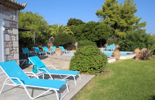 Pylos-Nestoras House | 250 m² House ∙ 5 bedrooms ∙ 8 guests