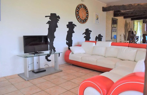 Janville House | 250 m² Maisonette ∙ 6 bedrooms ∙ 24 guests