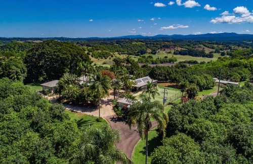 Clunes Resort | 250 m² Resort ∙ 2 bedrooms ∙ 6 guests