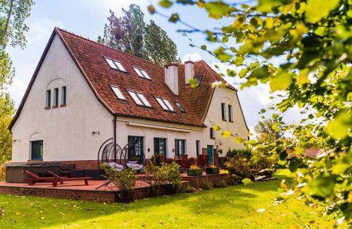 Januszkowo Villa | 250 m² Villa ∙ 5 bedrooms ∙ 15 guests
