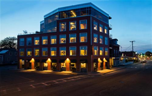 Rockland Hotel | 250 Main Hotel