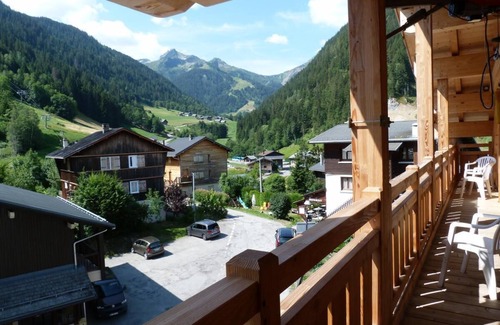 Areches Apartment | 250m from ski lifts, 3rd floor, parking, tv, ski locker, 120m², Arêches-Beaufort