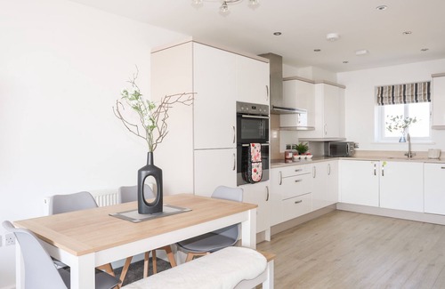 Rhyd-y-clafdy House | 26 AWEL Y MOR, pet friendly, luxury holiday cottage in Pwllheli