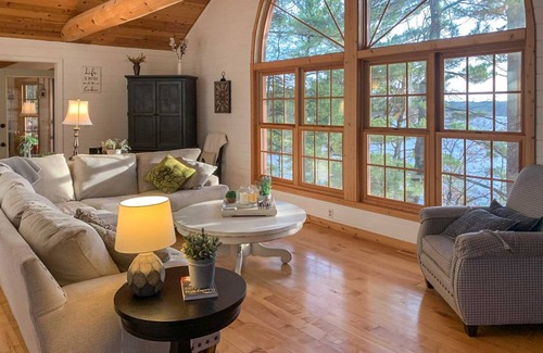 Webster House | 260 m² House ∙ 3 bedrooms ∙ 6 guests