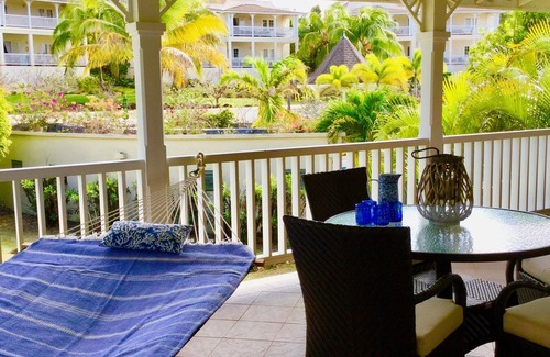 Vuemont Apartment | ‘267atVuemont’. Beautiful Luxury 2 Bed Apartment, Tropical Gardens & Sea Views