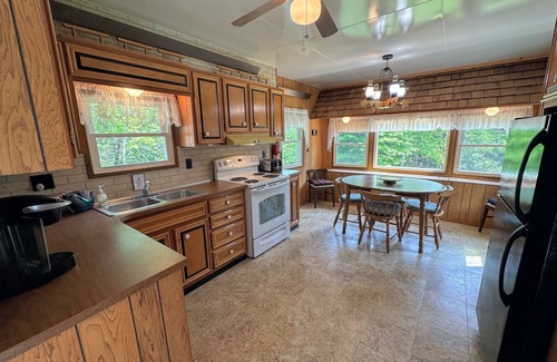 Twin Mountain House | 26CM - private camp in Bretton Woods, wifi, AC, private yard with great views, dog friendly!