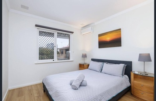 Rivervale Apartment | 27 Burswood Home Free Parking, Wifi & Netflix