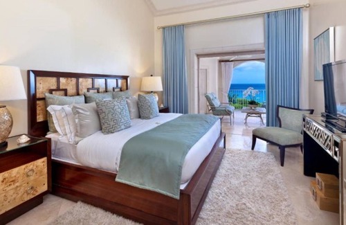 Little Battaleys Villa | 2700 sq. ft. Three-Bedroom Luxury Beachfront Suite on the West Coast