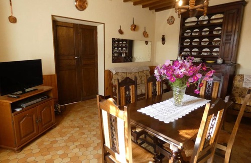 Monget House | 275 m² Gîte ∙ 5 bedrooms ∙ 10 guests
