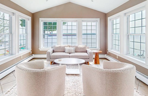 Brockville House | 279 m² House ∙ 4 bedrooms ∙ 12 guests