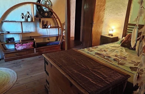 Navas House | 2800 Chemin du Landre
