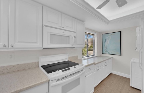 South Island Condo | 2B/2B Fairview Isles 116 Condo, Walk to Beach, Heated Pool!