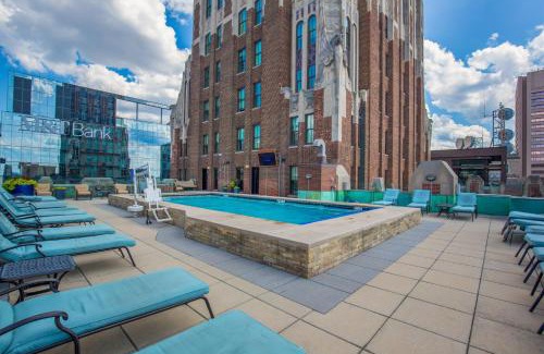 Downtown Baltimore Apartment | 2B 2BA Luxury Downtown Suite Rooftop Deck & Gym