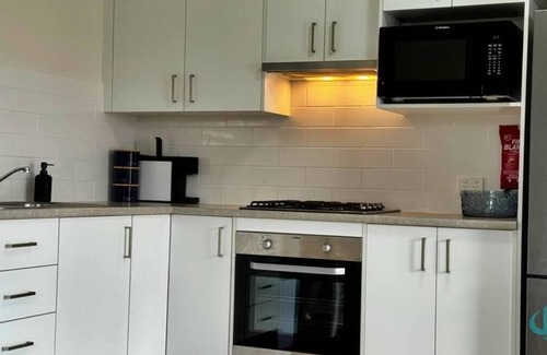 Swansea House | 2B at Swansea - cosy cottage, outdoor pet friendly