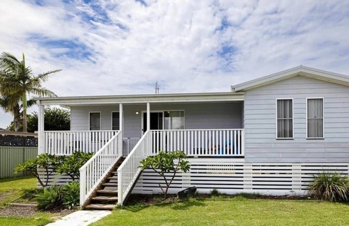 Swansea House | 2B at Swansea - cosy cottage, outdoor pet friendly