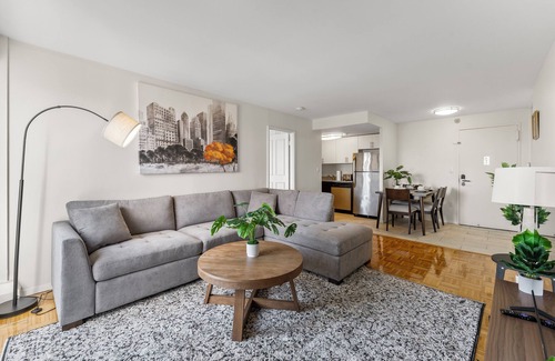 Longwood Apartment | 2bd/1.5ba Next to BU 9711
