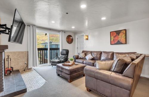 North Park City Apartment | 2BD 2BA Condo with Hot Tub and Pool