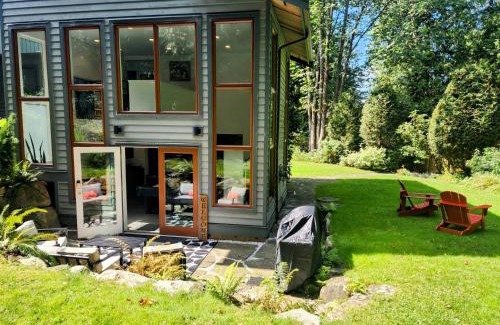 West Vancouver House | 2BD Guest Suite Sleeps 6 Near Downtown & Beach