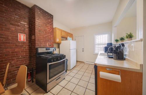 Roxbury Apartment | 2BD Modern and Spacious Apt in the Heart of Boston