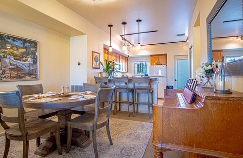Hailey Condo | 2BD Sweetwater Condo - Pool, Hot Tub, Gym, Theatre