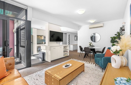 Perth Apartment | 2BDR on Beaufort Street + Parking - Mount Lawley