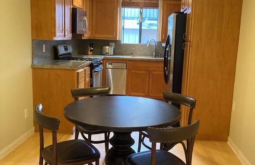 Westwood Condo | 2Bed 2bath Quiet Comfortable 10671 Wilkins Westwood Westside Condo