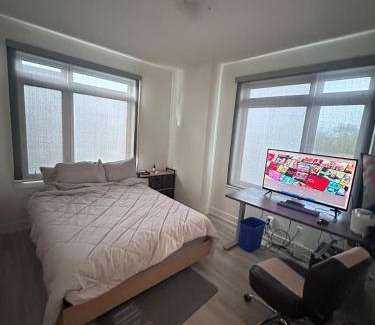 Bayview Glen Apartment | 2bedroom Townhome in South Richmond Hill