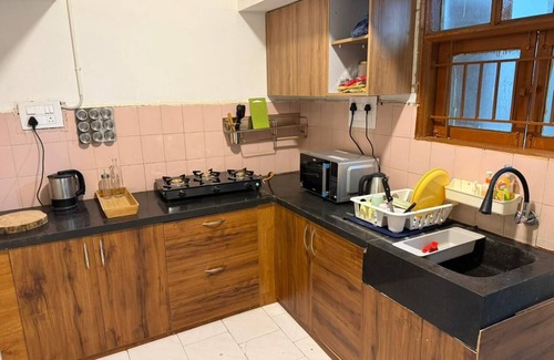 Domlur Apartment | 2BHK Cozy stay Indranagar