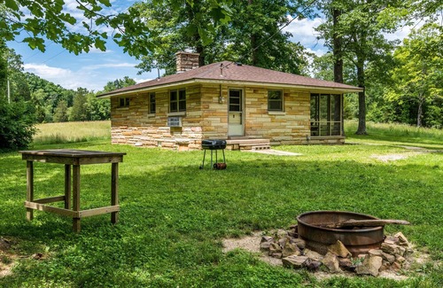 Kurtz Cottage | 2BR, 1BA cottage