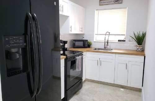 Lake Ridge Apartment | 2BR/1BA❀Near FLL Beach, Las Olas, Nightlife & Airport