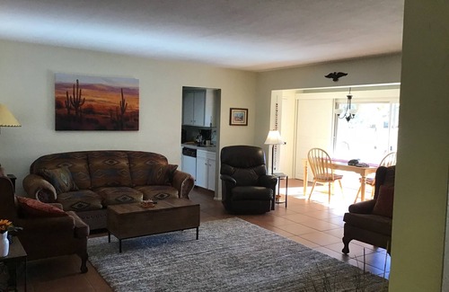 Country Club Estates House | 2BR 2BA Town Home Golf Course Mountain Views 1400 sf Walkable Neighborhood